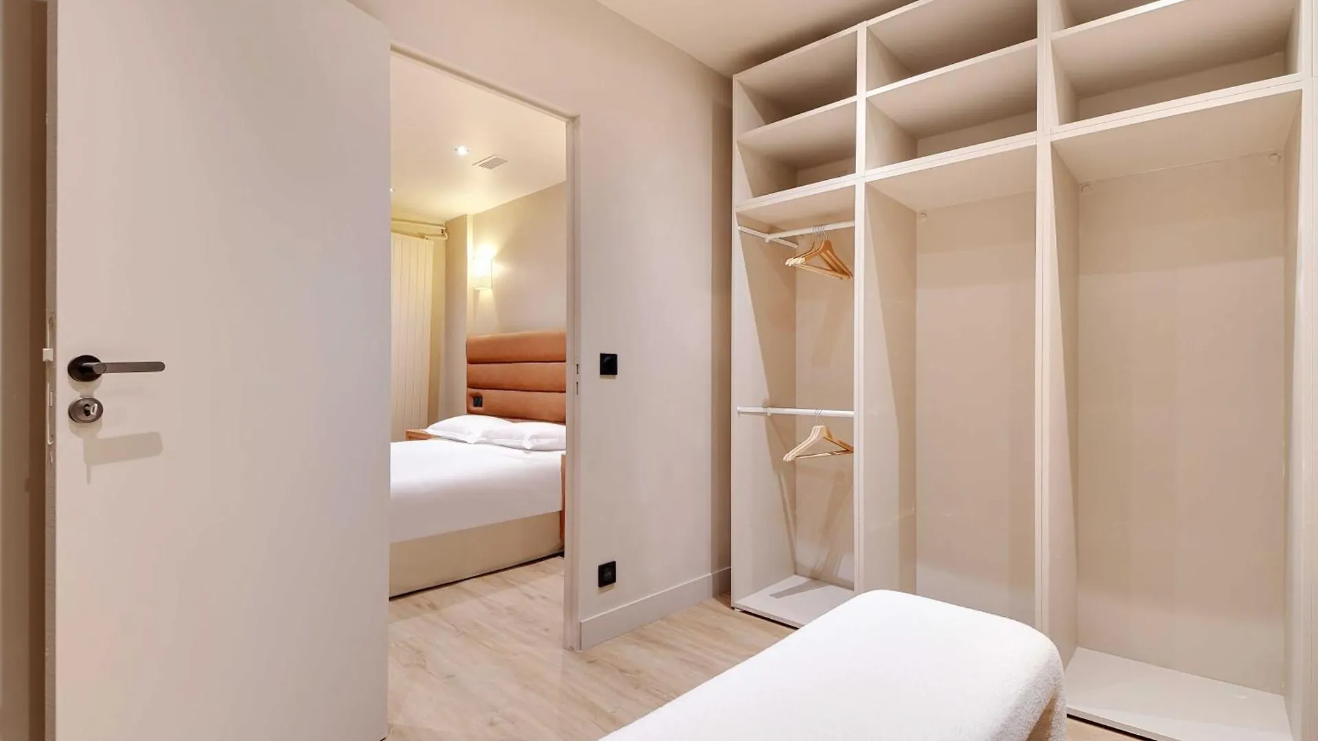 Elegant Home - 5Bd-12P - Heart Of 'Le Marais' Paris 0*,  France