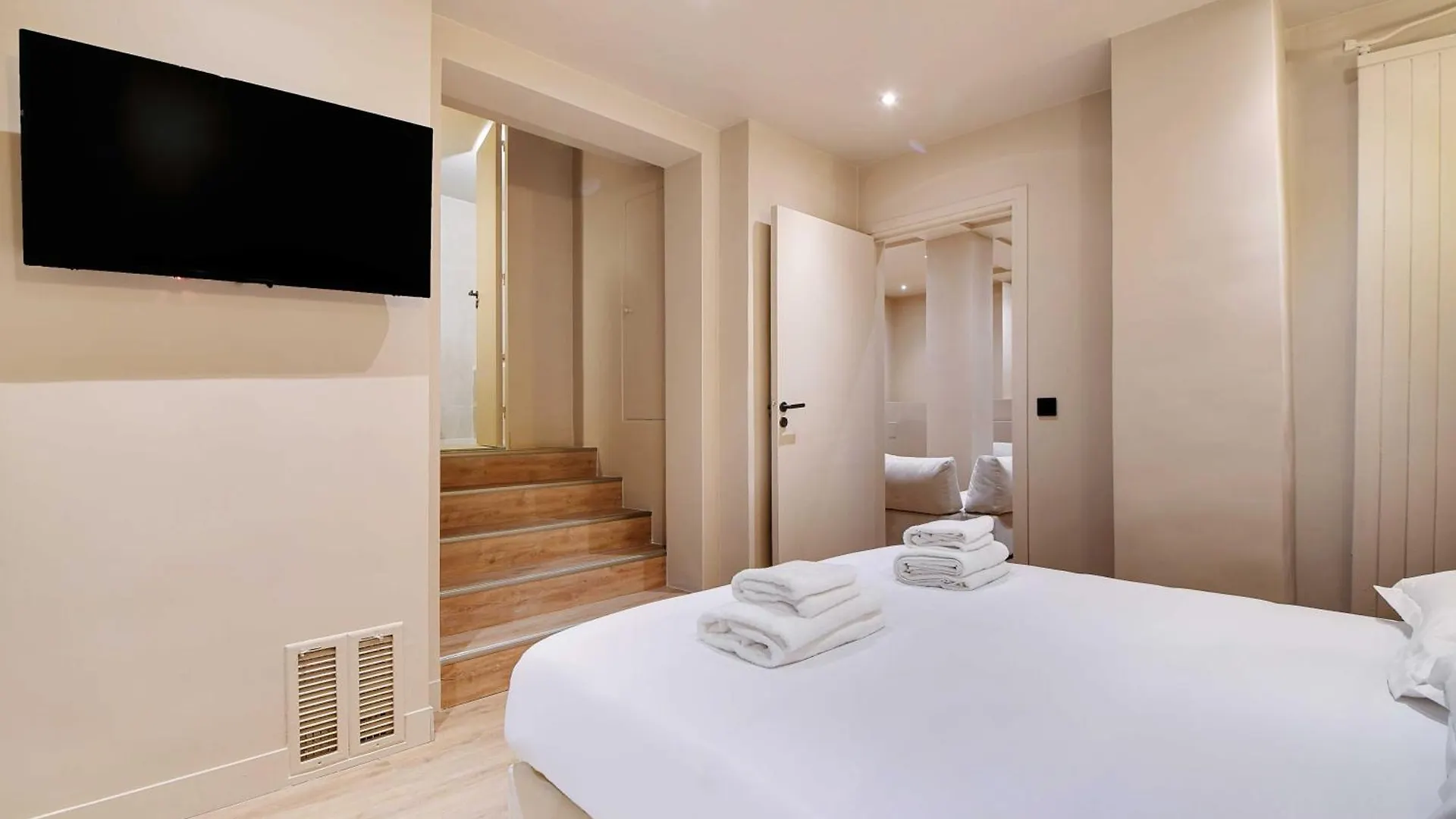 Elegant Home - 5Bd-12P - Heart Of 'Le Marais' Paris 0*,  France