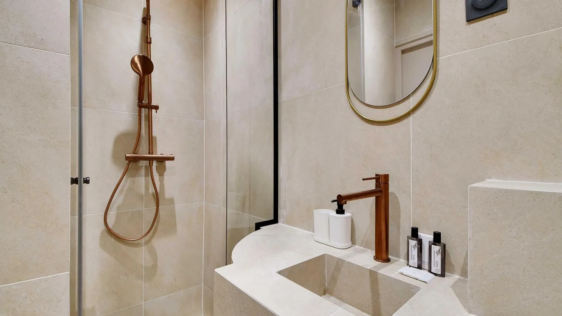 Apartment Elegant Home - 5Bd-12P - Heart Of 'Le Marais' Paris