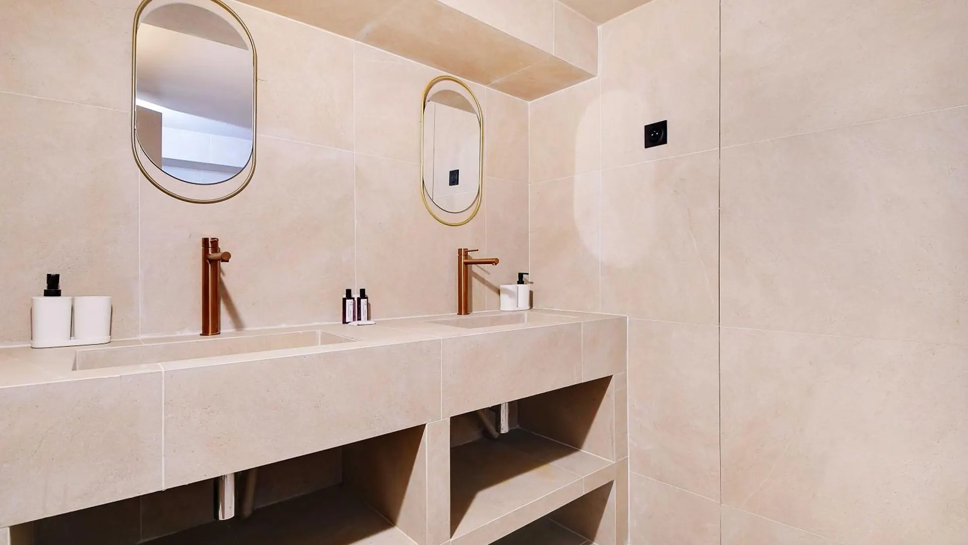 Elegant Home - 5Bd-12P - Heart Of 'Le Marais' Paris Apartment